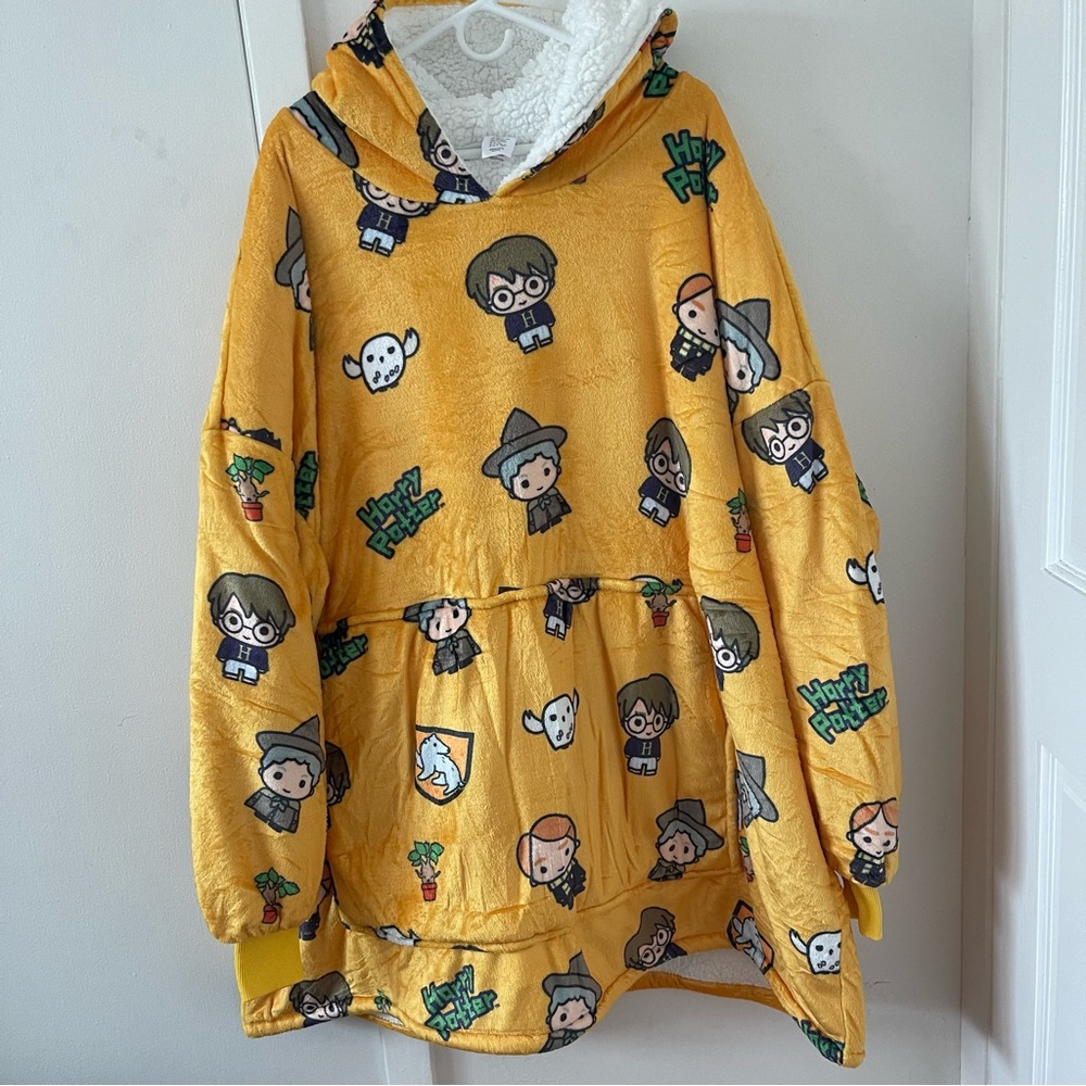 The oodie Harry Potter hufflepuff hoodie blanket